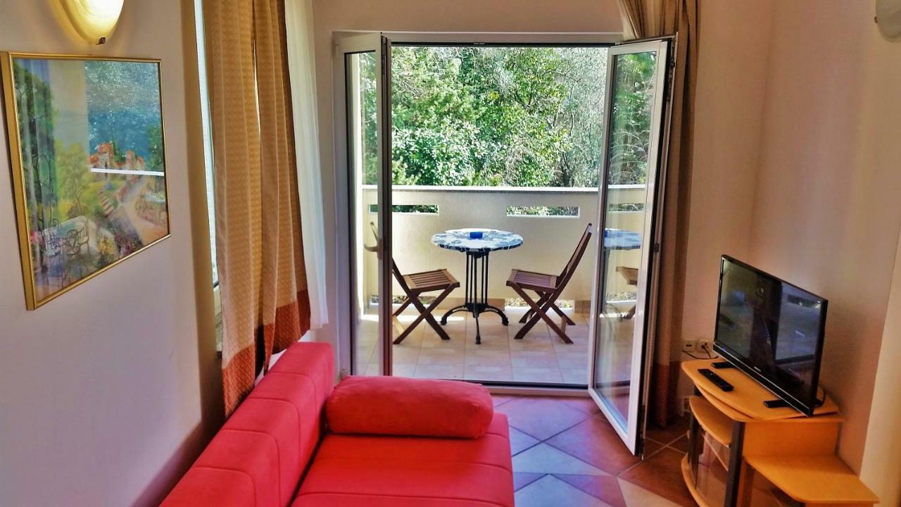 Villa Bionda Malinska Exterior foto